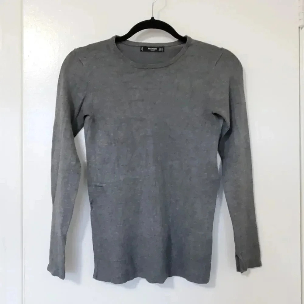 ⭐️3/$15  Mango sweater